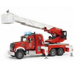 Bruder 02821 vrachtwagen Mack Granite brandweerwagen met uitschijfbare ladder, licht en geluid module en waterpomp. (aanbieding)