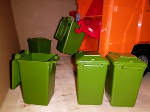 Bruder aanvullingsset: 5 stuks groene vuilnisbakken 